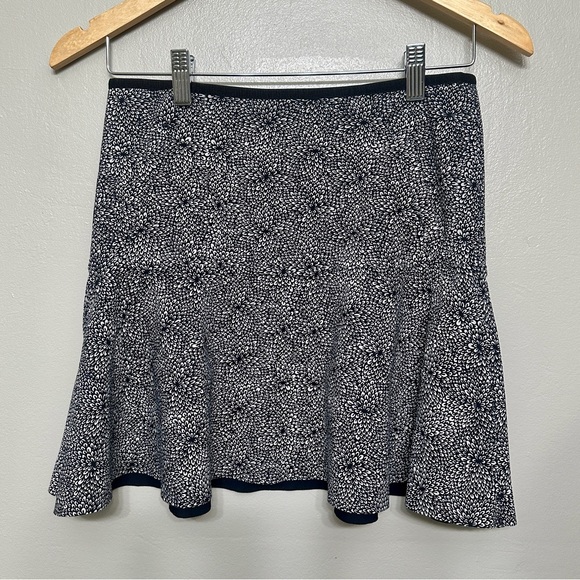 Lululemon Get It On Plush Petal Black White Floral Women's Skirt Size 6 - Picture 1 of 8